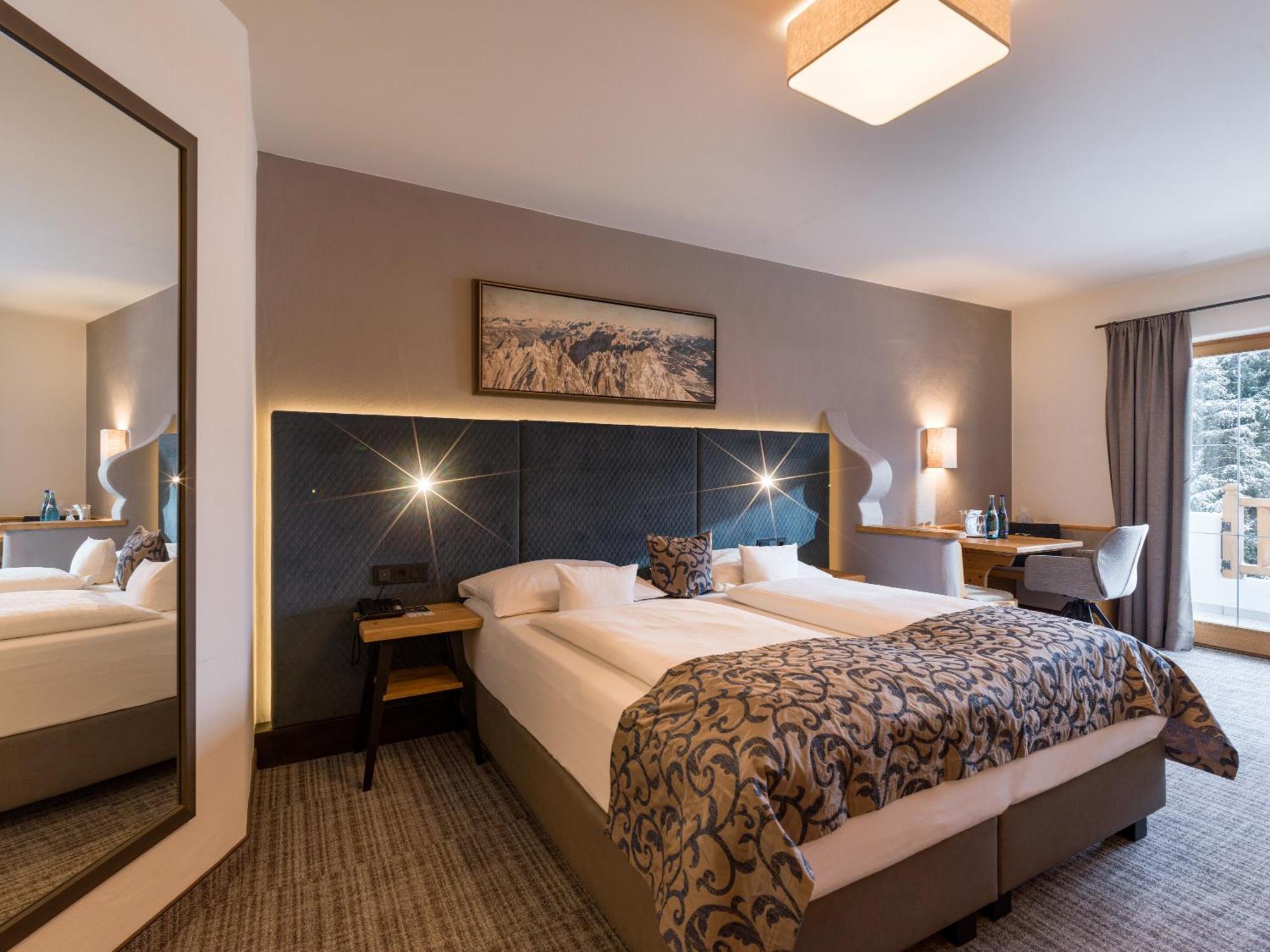 Hotel & Spa Sonne 4 Sterne Superior Kirchberg in Tirol Bagian luar foto